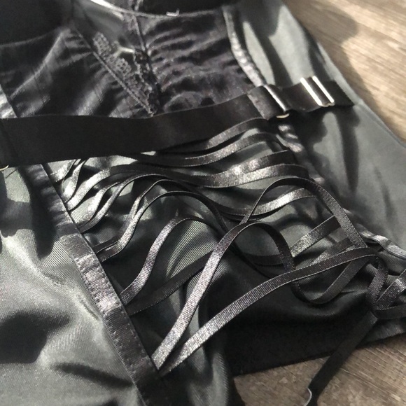 Black Gothic Corsette - Picture 2 of 4